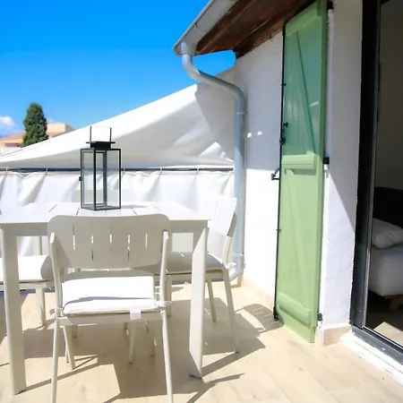 Apartment 3p Avec Terrasse Dans La Vieille *